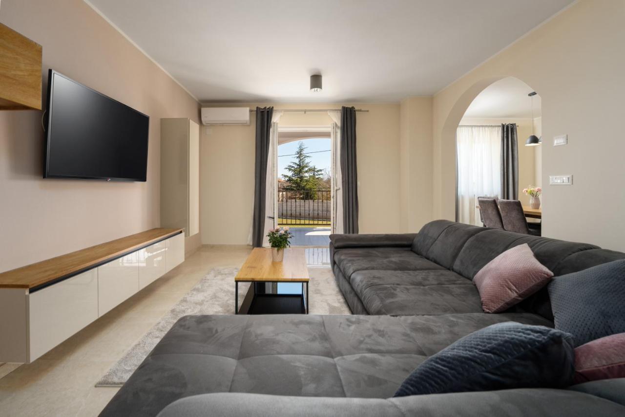 Holiday House Leana Pazin Dış mekan fotoğraf