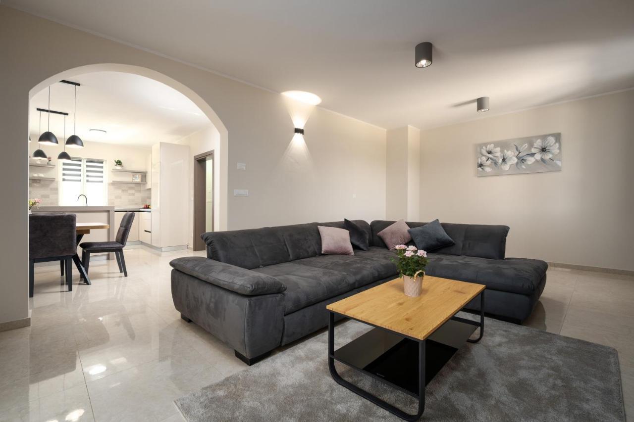Holiday House Leana Pazin Dış mekan fotoğraf